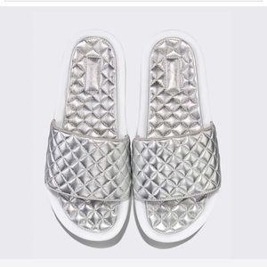 Women's Lusso Slide in chrome (silver) & white size 6 NWOT